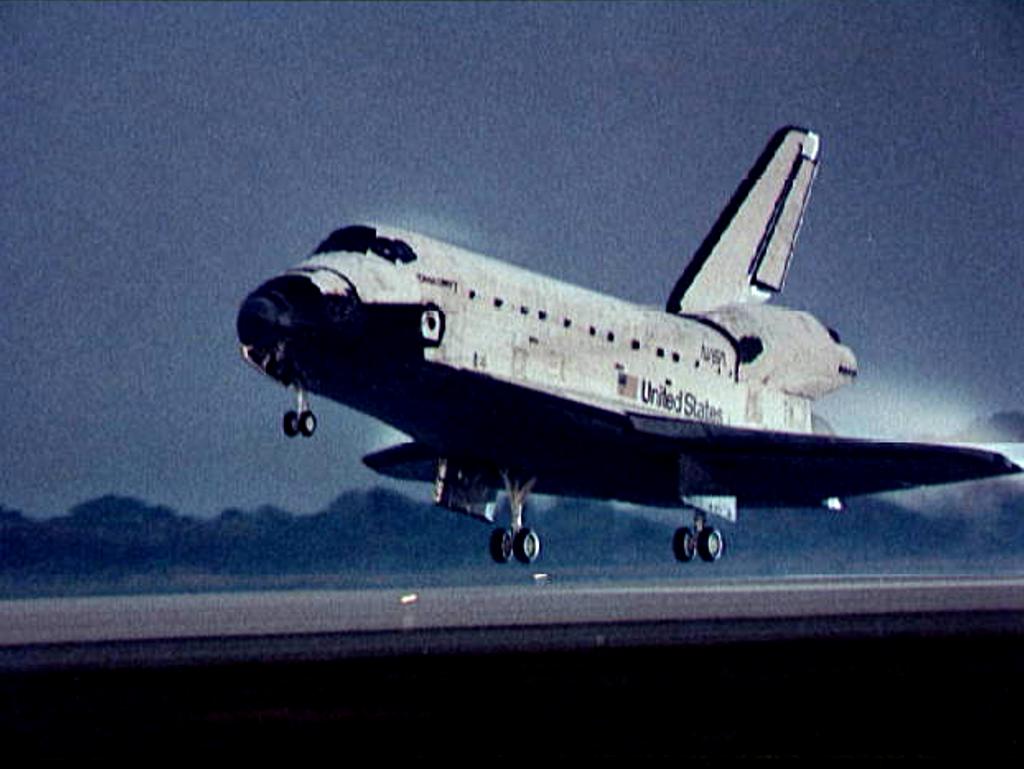 Space Shuttle Landing - Pics about space