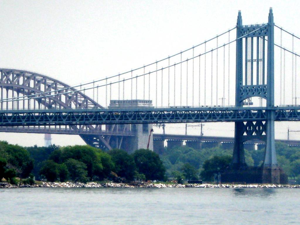 http://www.zingerbug.com/Backgrounds/background_images/triborough_bridge_in_new_york_city.jpg